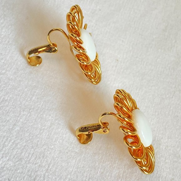 Emmons Sunflower Earrings Large Gold Tone And White Cabochon Clip on - Picture 3 of 5